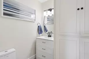 2818 E Clarendon Ave, Phoenix, AZ 85016 - Photo 17