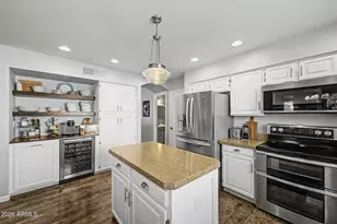 9764 W Rockwood Dr, Peoria, AZ 85382 - Photo 13