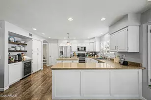 9764 W Rockwood Dr, Peoria, AZ 85382 - Photo 11