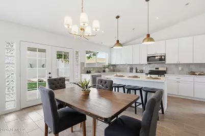 1635 E Fremont Road, Phoenix, AZ 85042 - Photo 1