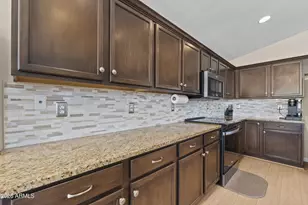 13330 W Caribbean Ln, Surprise, AZ 85379 - Photo 11