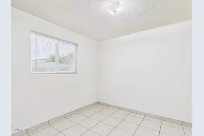 3027 N 37th Street #Apt 5, Phoenix, AZ 85018 - Photo 5