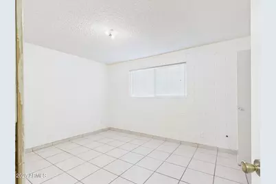 3027 N 37th Street #Apt 5, Phoenix, AZ 85018 - Photo 3