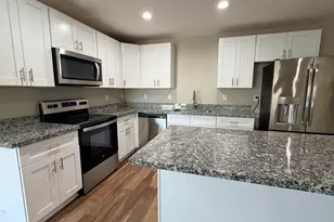 4649 S 38th Gln, Phoenix, AZ 85041 - Photo 3