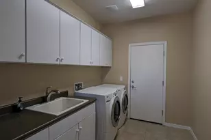 6069 W Estancia Way, Florence, AZ 85132 - Photo 9