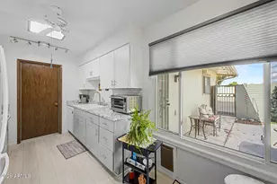 10532 W Granada Dr, Sun City, AZ 85373 - Photo 9