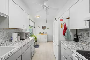 10532 W Granada Dr, Sun City, AZ 85373 - Photo 11