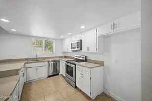 2528 E Malibu Dr, Tempe, AZ 85282 - Photo 7