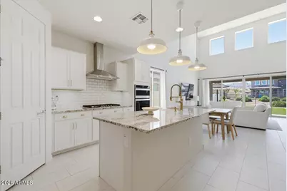 2435 E Saint Catherine Avenue, Phoenix, AZ 85042 - Photo 7