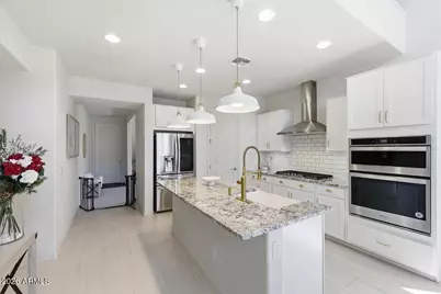 2435 E Saint Catherine Avenue, Phoenix, AZ 85042 - Photo 9