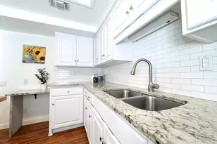 111 E Palm Ln, Phoenix, AZ 85004 - Photo 13