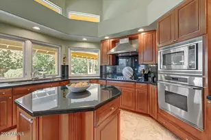 9790 N Invergordon Rd, Paradise Valley, AZ 85253 - Photo 13