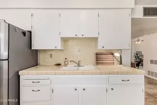 3919 W El Caminito Dr, Phoenix, AZ 85051 - Photo 11