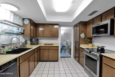 2420 W Mandalay Lane, Phoenix, AZ 85023 - Photo 9