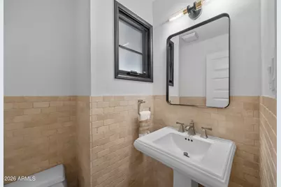 5334 N 32nd Place, Phoenix, AZ 85018 - Photo 13