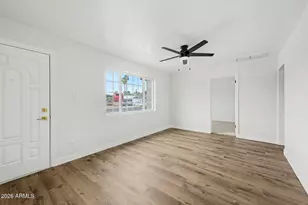 2719 W Echo Ln, Phoenix, AZ 85051 - Photo 5