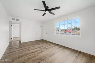 2719 W Echo Ln, Phoenix, AZ 85051 - Photo 7