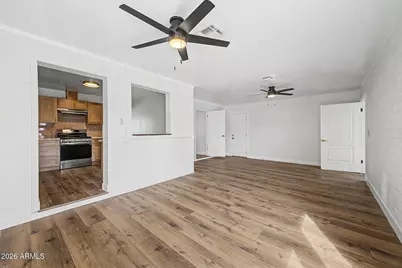 2719 W Echo Lane, Phoenix, AZ 85051 - Photo 11