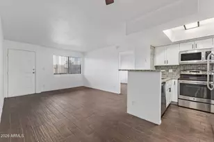 3601 W Tierra Buena Ln, Phoenix, AZ 85053 - Photo 7