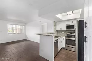 3601 W Tierra Buena Ln, Phoenix, AZ 85053 - Photo 11