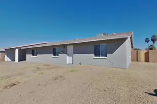 8102 W Heatherbrae Dr, Phoenix, AZ 85033 - Photo 1