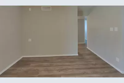 8102 W Heatherbrae Drive, Phoenix, AZ 85033 - Photo 9