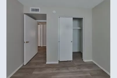 8102 W Heatherbrae Drive, Phoenix, AZ 85033 - Photo 23