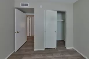 8102 W Heatherbrae Dr, Phoenix, AZ 85033 - Photo 23