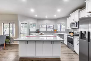 1042 W Newport Beach Dr, Gilbert, AZ 85233 - Photo 17