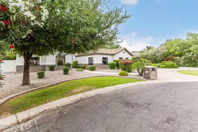 300 S Banning Court, Gilbert, AZ 85296 - Photo 3