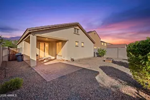 8881 W Cameron Dr, Peoria, AZ 85345 - Photo 33