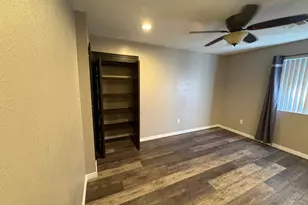 3229 N 54th Ln, Phoenix, AZ 85031 - Photo 7