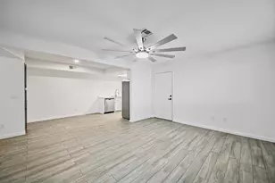 1075 E Chandler Blvd, Chandler, AZ 85225 - Photo 33