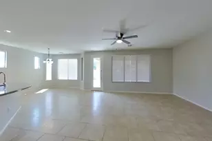 43207 W Lindgren Dr, Maricopa, AZ 85138 - Photo 9