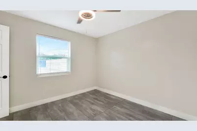 1216 E Desert Park Lane, Phoenix, AZ 85020 - Photo 17