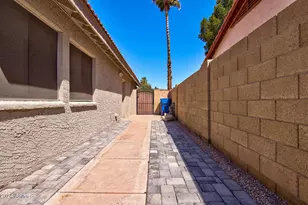 1945 E Velvet Dr, Tempe, AZ 85284 - Photo 45