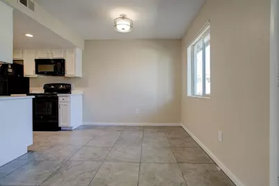 3402 N 32nd Street #Unit 129, Phoenix, AZ 85018 - Photo 9
