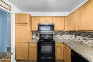 8534 W Hatcher Rd, Peoria, AZ 85345 - Photo 11