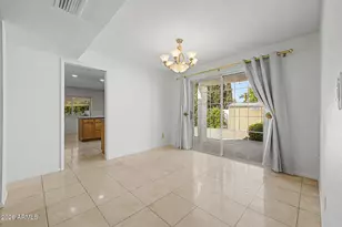 621 E Calavar Rd, Phoenix, AZ 85022 - Photo 9