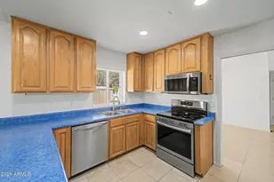 621 E Calavar Rd, Phoenix, AZ 85022 - Photo 13