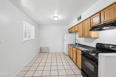 2133 W Adams Street #Apt 3, Phoenix, AZ 85009 - Photo 7