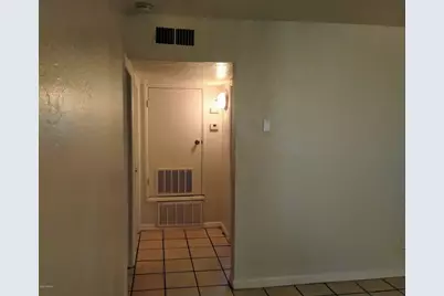 2133 W Adams Street #Apt 3, Phoenix, AZ 85009 - Photo 9