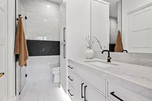 8100 N 64th Pl, Paradise Valley, AZ 85253 - Photo 33