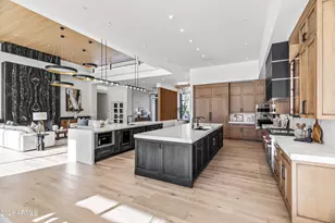 8100 N 64th Pl, Paradise Valley, AZ 85253 - Photo 11