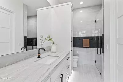 8100 N 64th Place, Paradise Valley, AZ 85253 - Photo 35