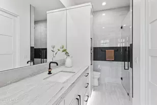 8100 N 64th Pl, Paradise Valley, AZ 85253 - Photo 35