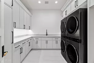 8100 N 64th Pl, Paradise Valley, AZ 85253 - Photo 37