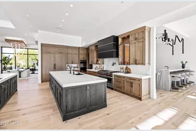 8100 N 64th Place, Paradise Valley, AZ 85253 - Photo 9