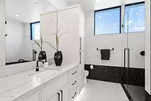 8100 N 64th Pl, Paradise Valley, AZ 85253 - Photo 31