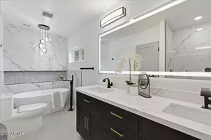 2218 E Sunnyside Dr, Phoenix, AZ 85028 - Photo 23